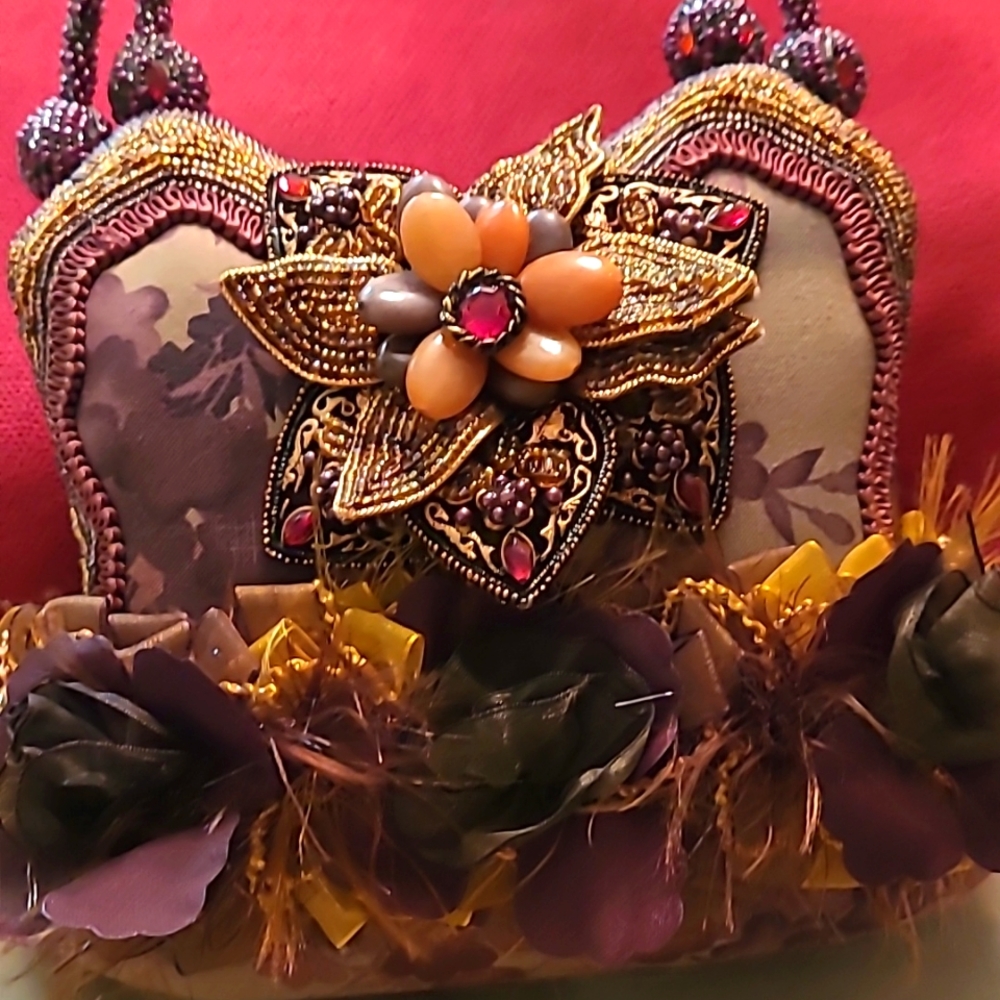 Retired Vintage Mary Frances Handbag - Picture 5 of 8